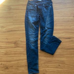 👖Hudson Like New jeans size 26